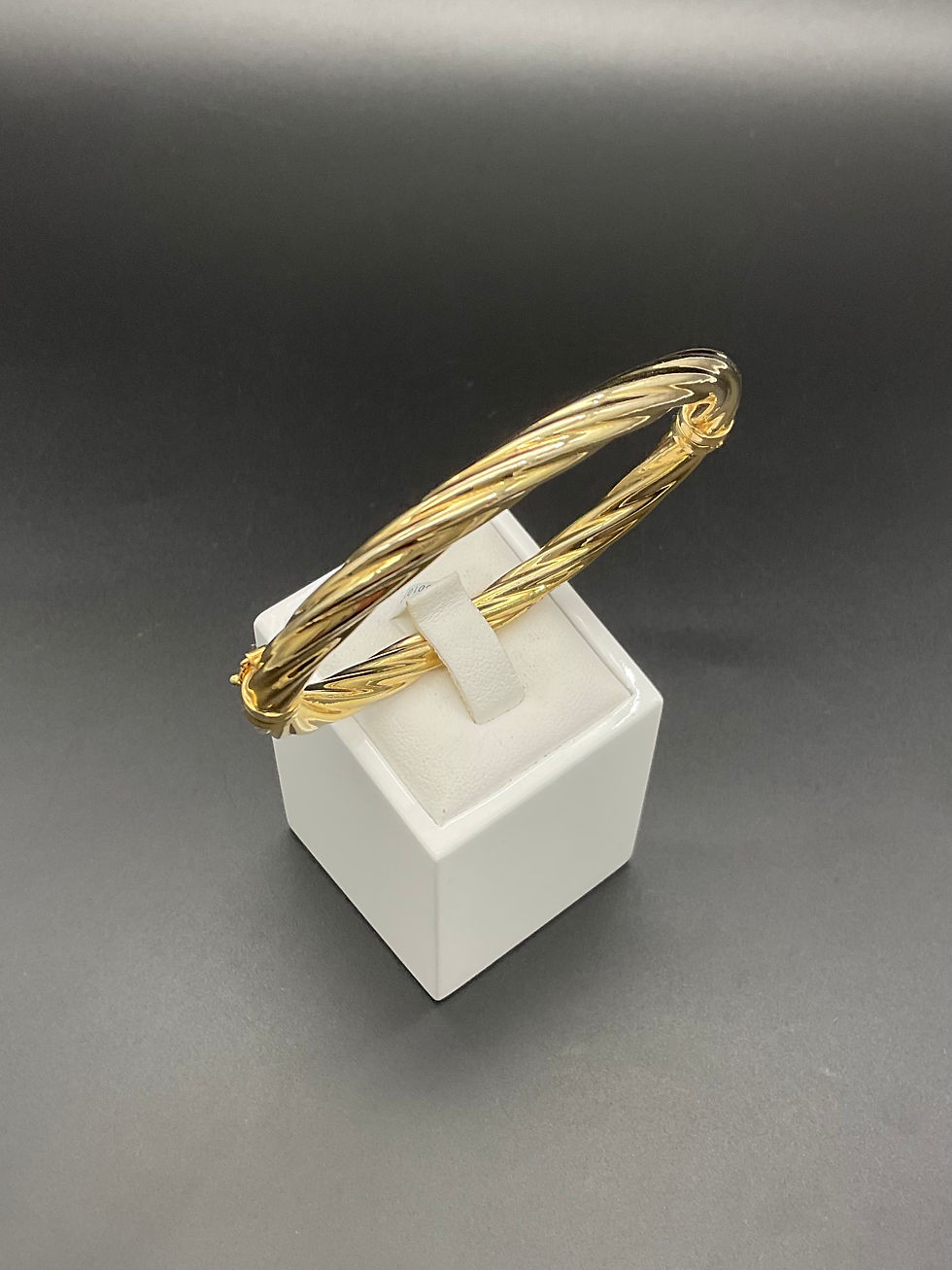 Thumbnail: 9K Yellow Gold Twist Bangle 