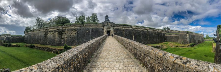 Visiting the historica Citadel of Blaye near Bordeaux in France