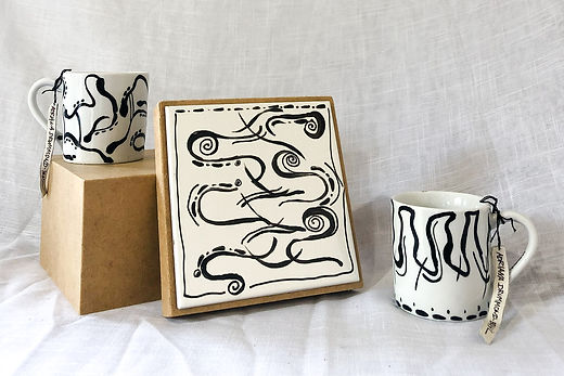 15 - Conjunto de xicaras de porcelana 1.jpg