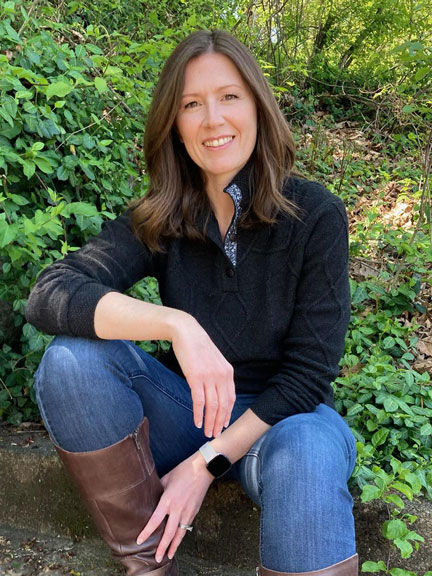 Licensed acupuncturist providing acupuncture treatment for hip, shoulder, and lower back pain relief in Coeur d’Alene, Idaho.