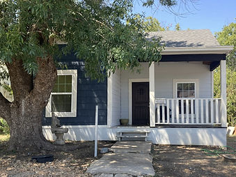 Fachada de casa en San Antonio utilizada por OwnTuCasa para compradores latinos con Owner Finance.