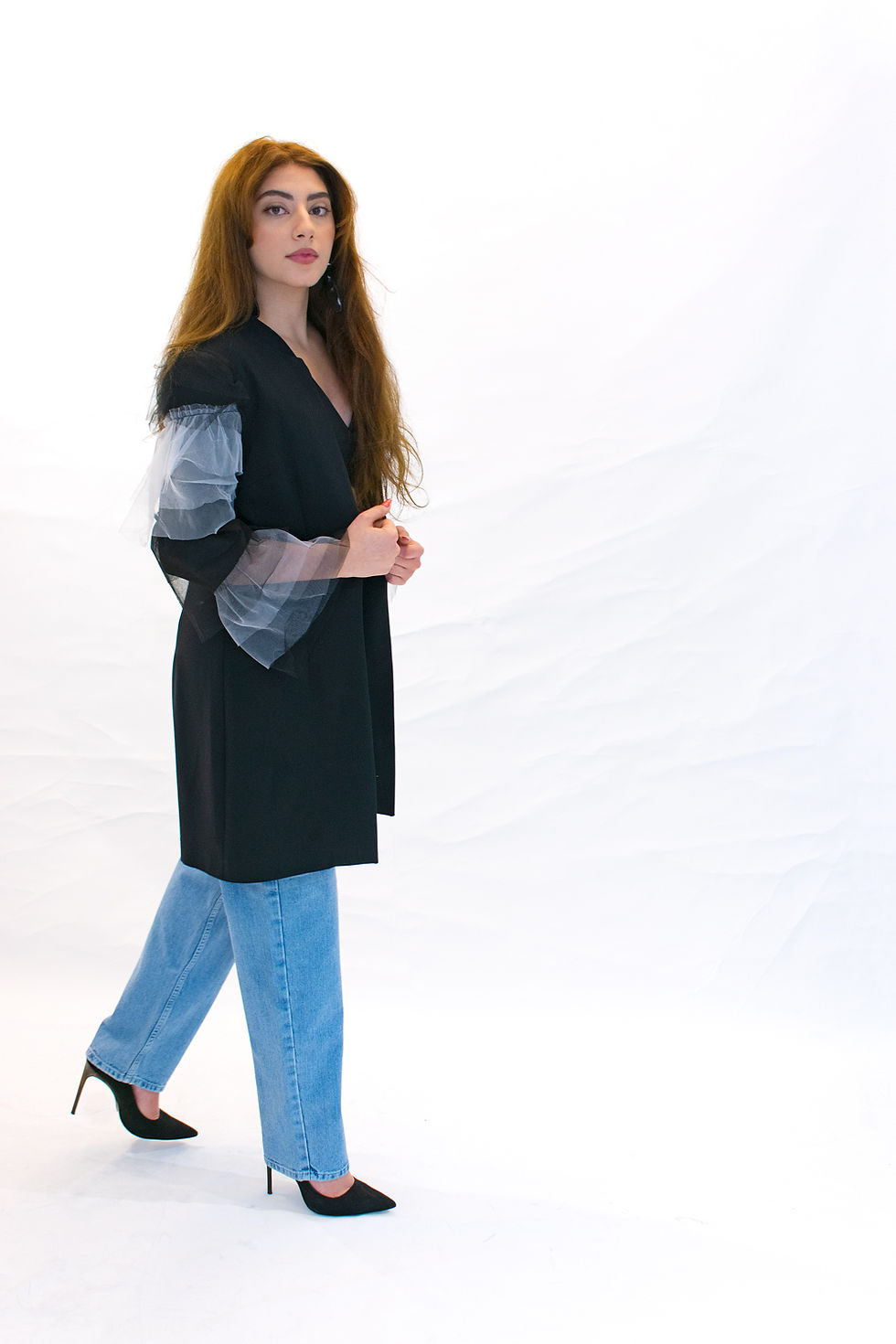 الصورة المصغرة: Black Tulle Ruffles Sleeves Coat
