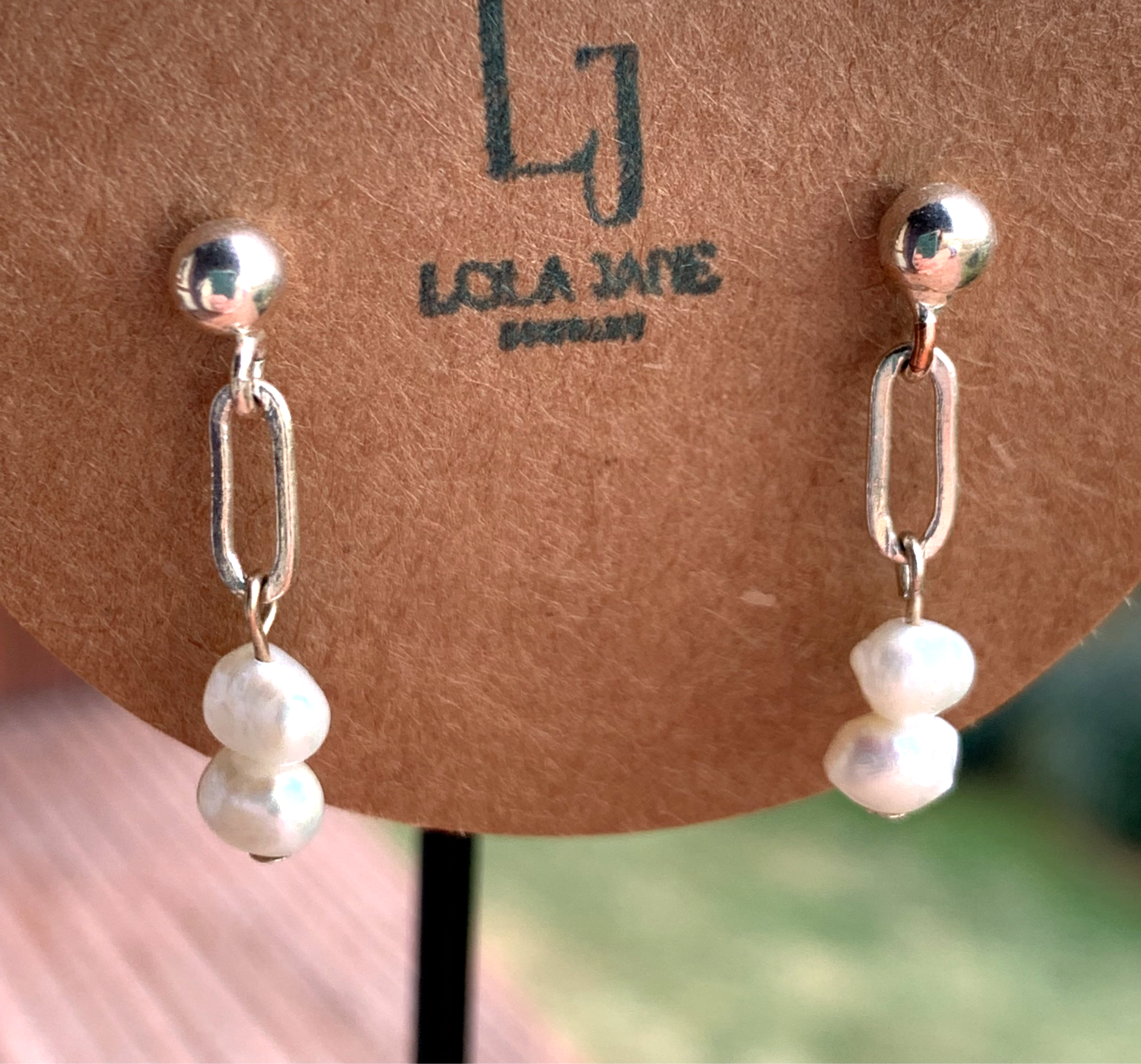 Freshwater pearl dangle earrings