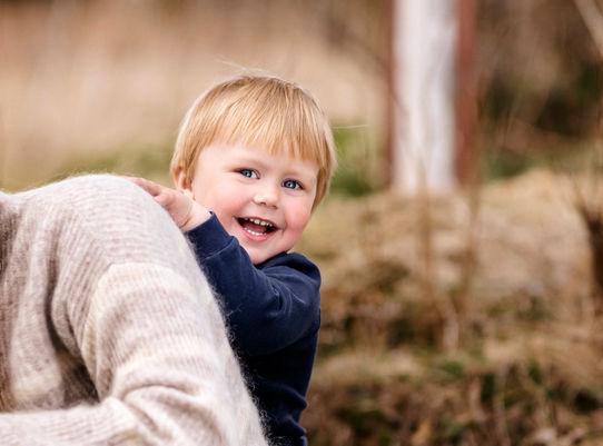 Familiefotografering, Familiefoto, Familiefotograf Trondheim, Barnefotografering, Søskenfotografering, Fotograf Maja Langva, Portrettfotograf Trondheim, Fotograf i Trondheim