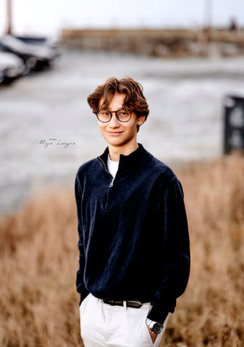 Fotograf. Trondheim. Konfirmantfotografering. Portrettfotograf. Konfirmant. Utefotografering. Portrettfotograf i Trondheim. Fotograf Maja Langva.