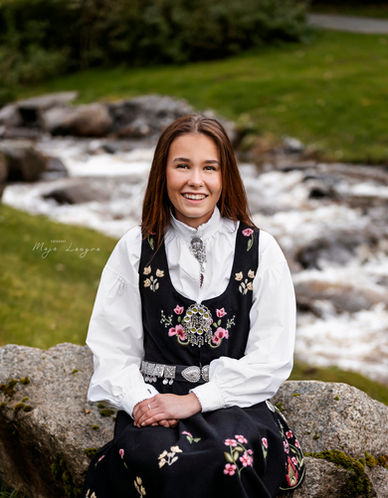 Fotograf. Trondheim. Konfirmantfotografering. Portrettfotograf. Konfirmant. Utefotografering. Portrettfotograf i Trondheim. Fotograf Maja Langva.