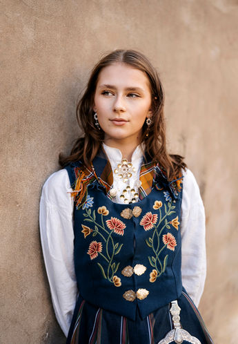 Fotograf. Trondheim. Konfirmantfotografering. Portrettfotograf. Konfirmant. Utefotografering. Portrettfotograf i Trondheim. Fotograf Maja Langva.