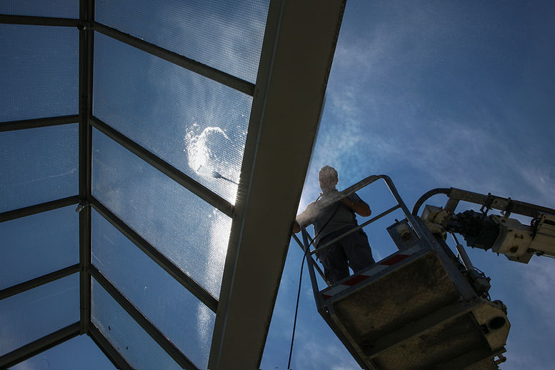 pressure washing building
