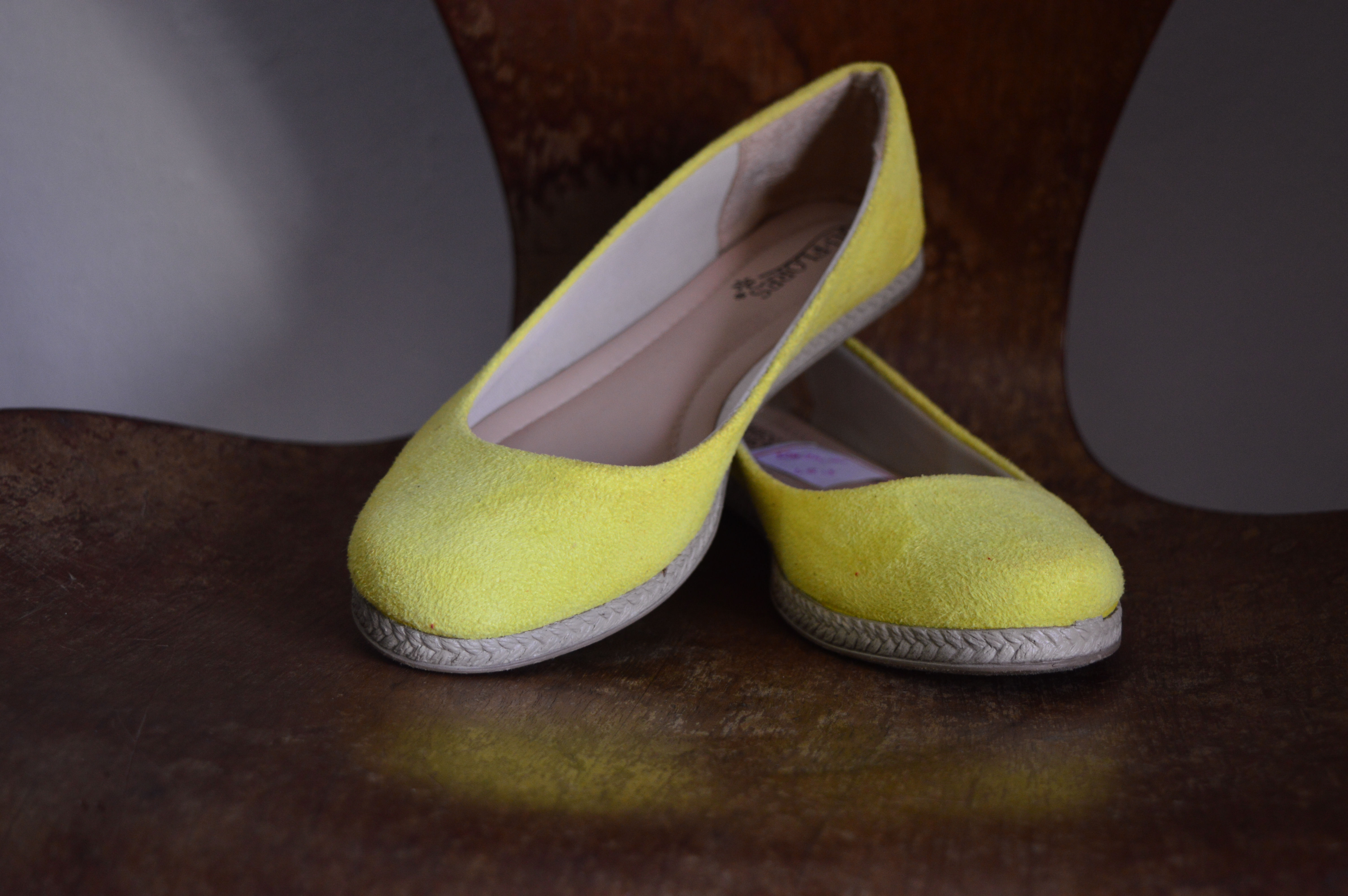 Sapatinho amarelo (tam 37)