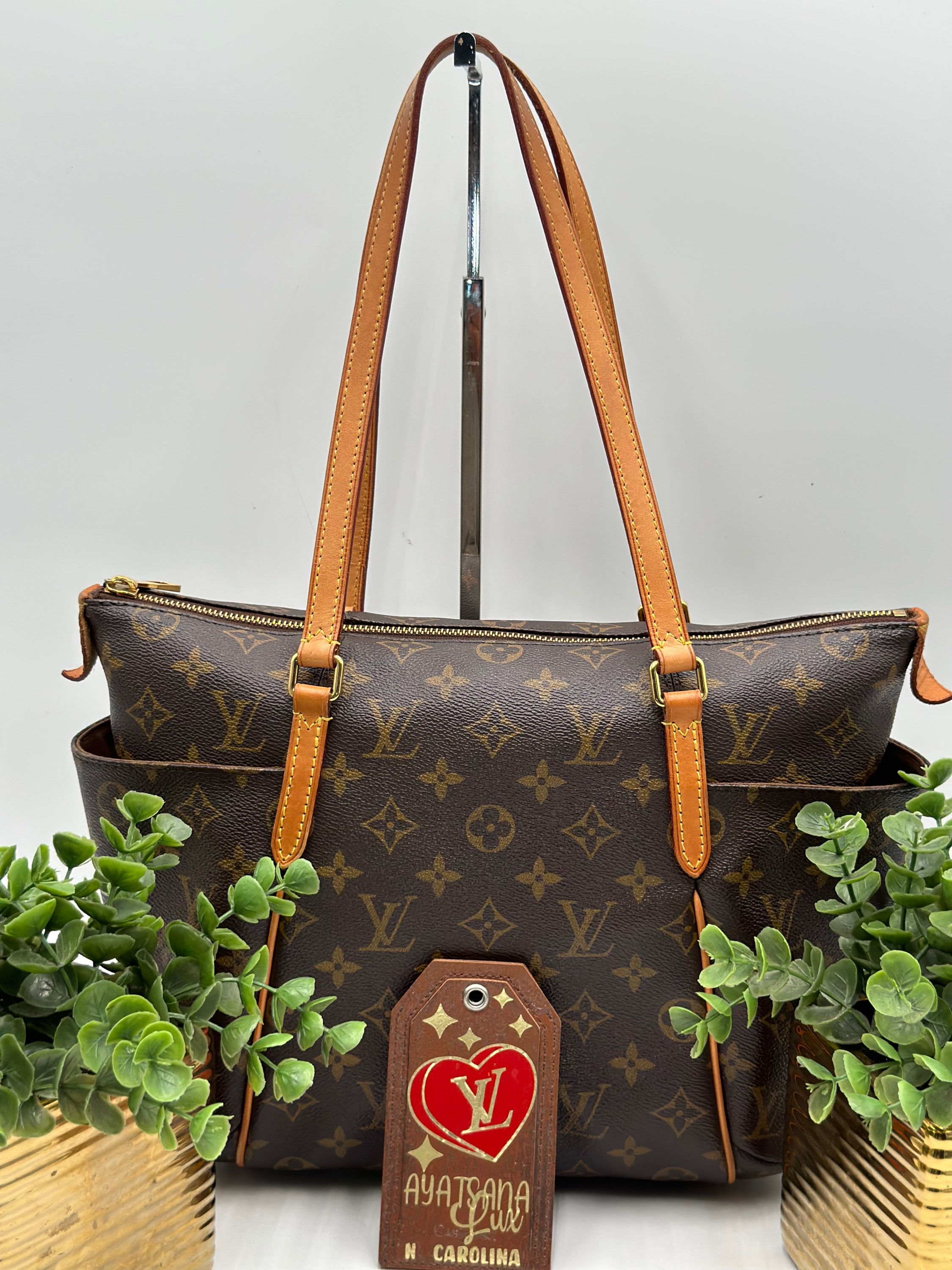 Totally beautiful PM tote bag/ shoulder bag