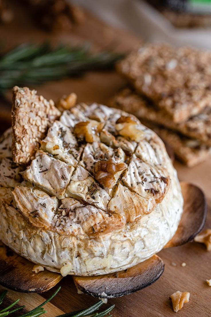 Camembert rôti aux noix.jpeg