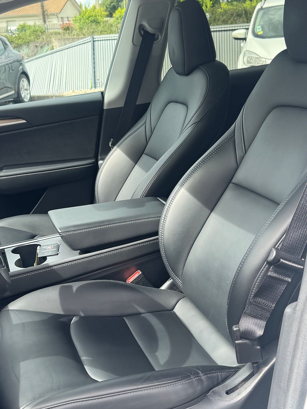 Miniature : TESLA MODEL Y long range dual motor 440ch  AWD 622km autonomie 