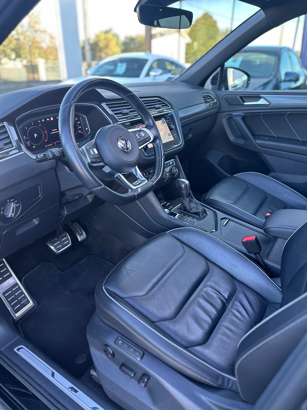 Miniature : Volkswagen Tiguan II 2.0 TDI 150ch Black R-Line DSG7