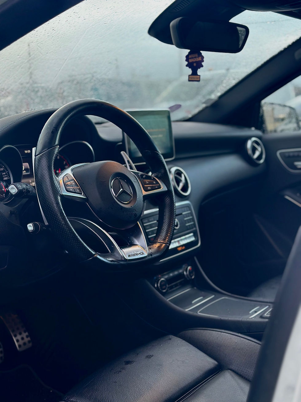 Miniature : Mercedes-Benz Classe A 220 AMG  4Matic 7G-DCT black pack 