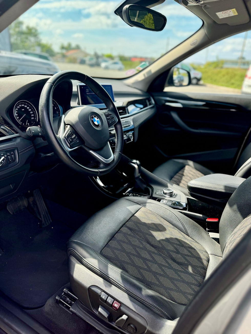 Miniature : BMW X1 (F48) (2) XDRIVE25E  XLINE BVA6 - Hybride essence électrique - Boîte auto