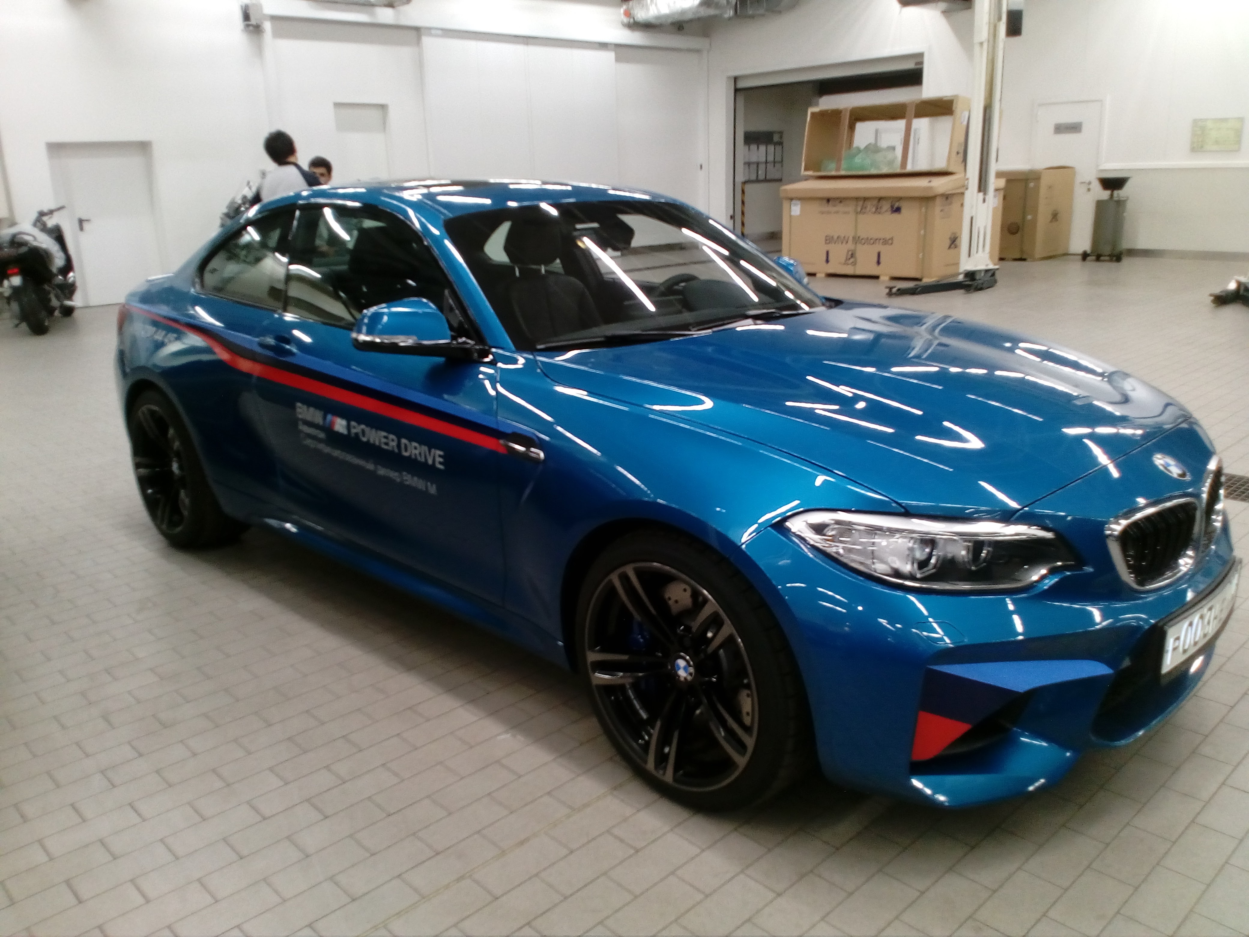 Брендирование автомобиля BMW M в Москве