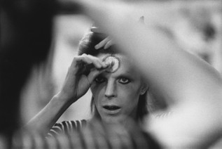 Make-up in Mirror. UK,1973