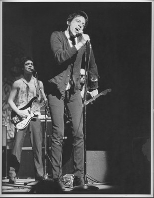 Richard Hell performing