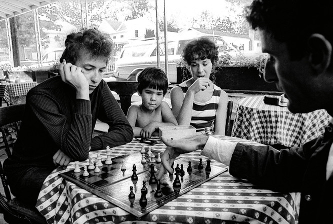 Bob Dylan and Victor Maymudes, at a restaurant in Woodstock, New York, in 1964