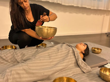 קערות טיבטיות: לא רק צליל מרגיע – ריפוי דרך תדרים ורטט