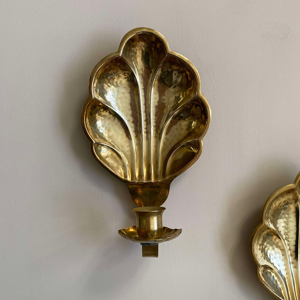 Thumbnail: Scalloped Candle Sconces