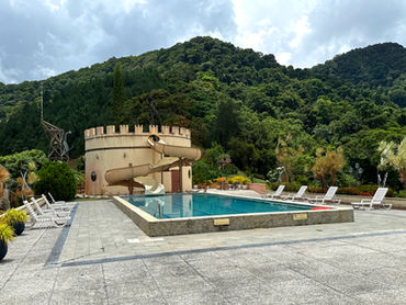 Shandelle Lauren residence and private pool surrounded by mountain scenery