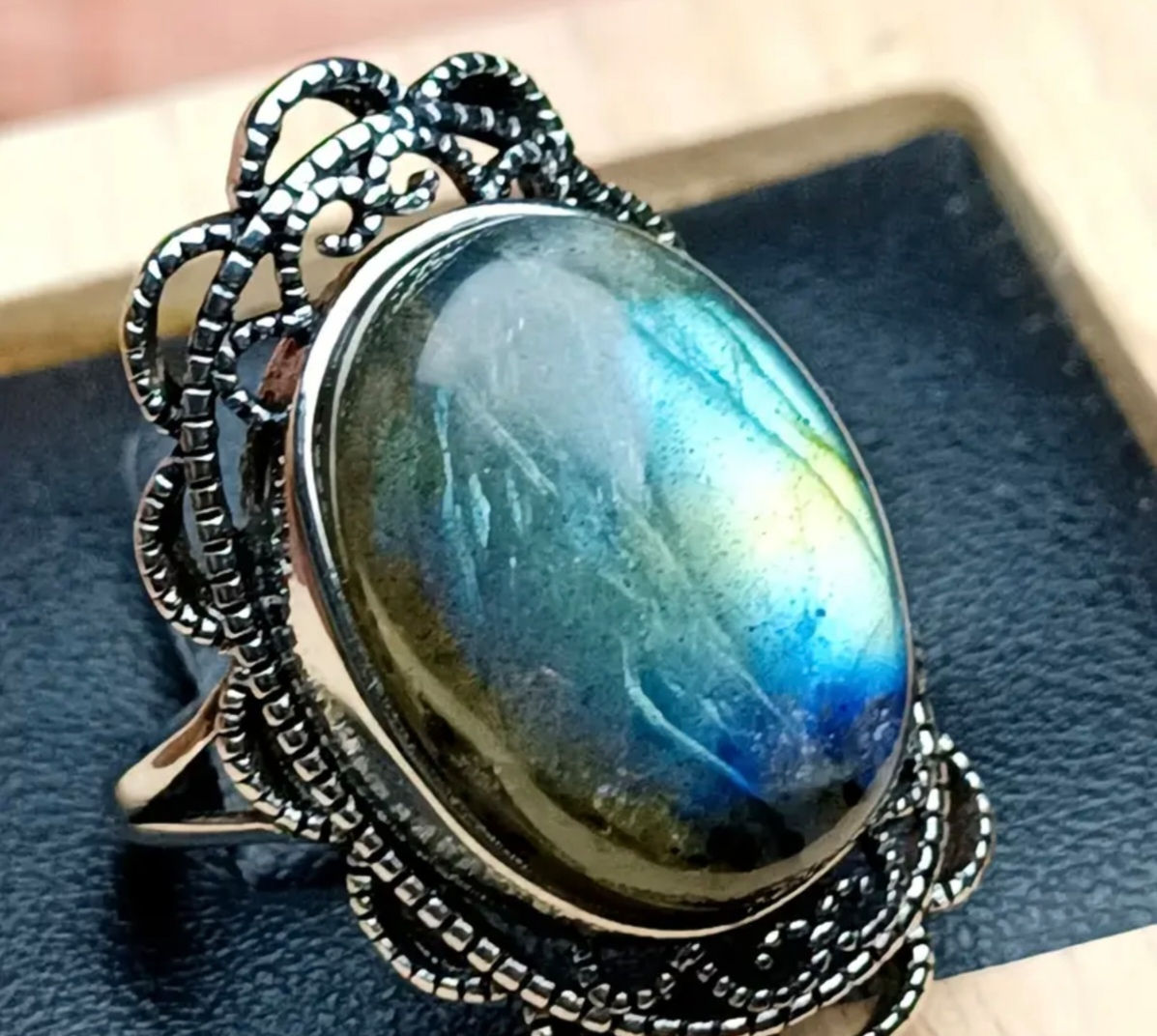 Bague en labradorite iridescente