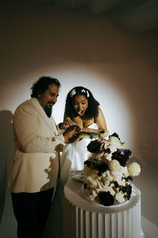 cake cutting atmosfera astoria nyc wedding dancing moody candid documentary film photographer in NYC
