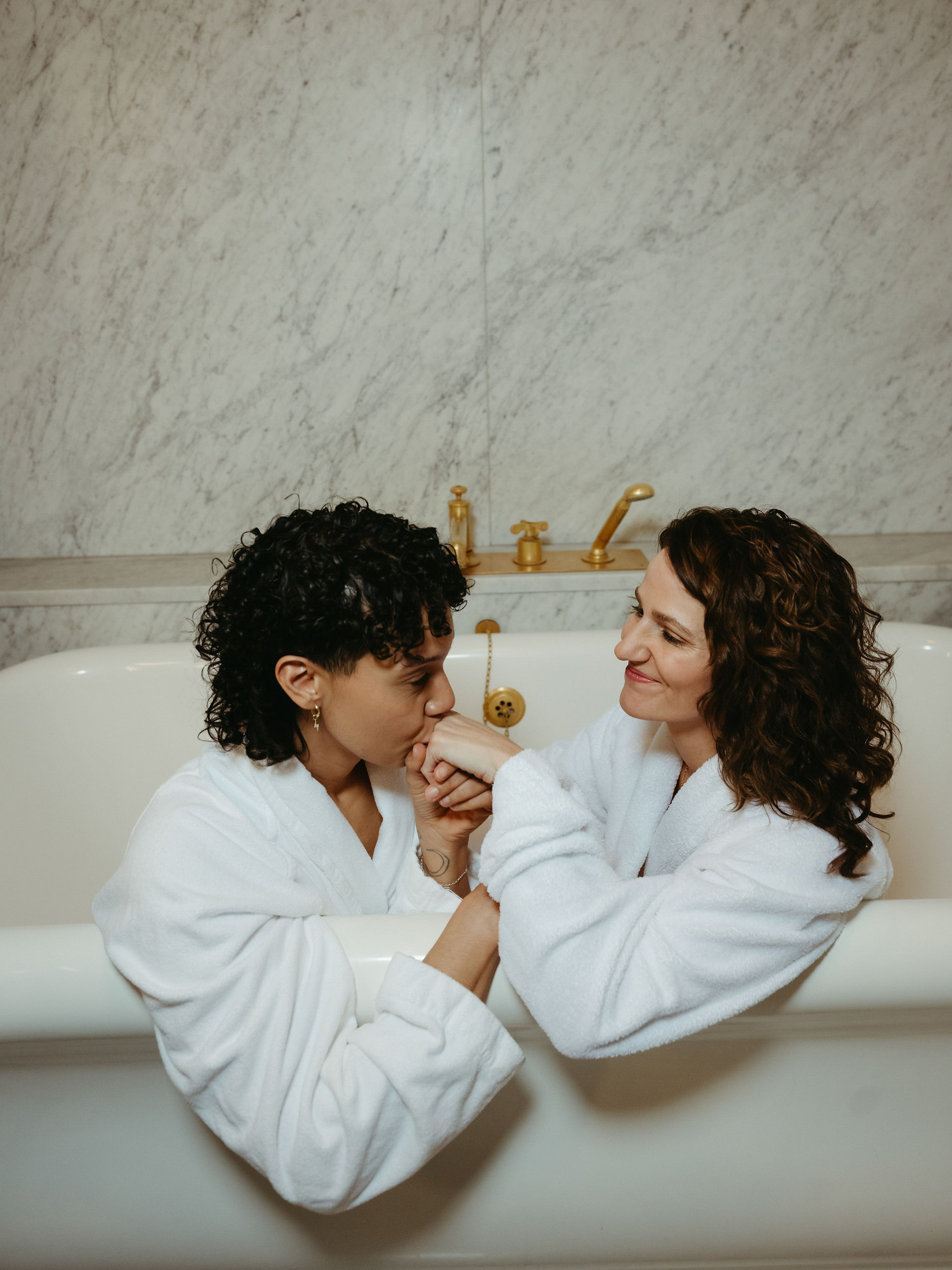 chelsea hotel clawfoot tub couples photos champagne nyc