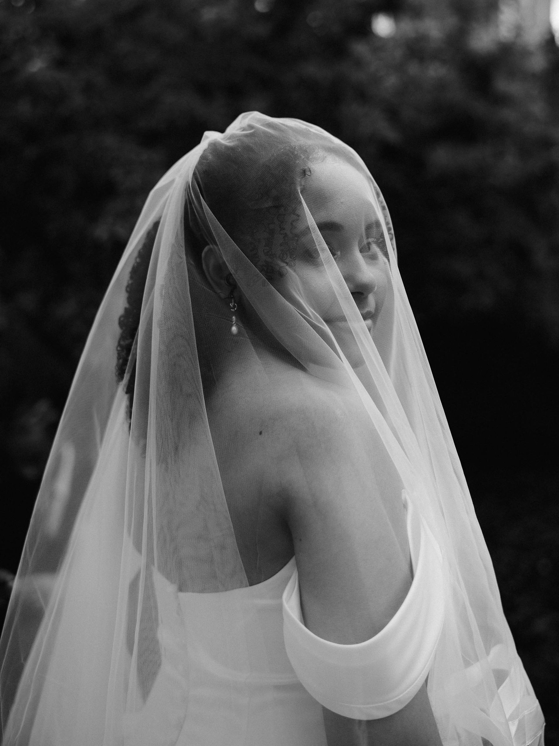 NYC parks wedding photos at the conservatory garden in central park