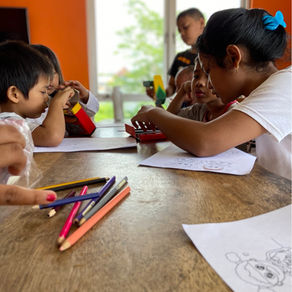 Bali Kids make drawings and receives donation!
