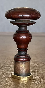 Sceau a cire de Marie-Louise-Laurence du Rocher du Quengo.