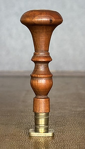 Ancien sceau heraldique en bois.