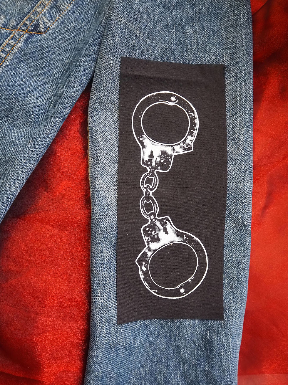 Thumbnail: Handcuffs Patch