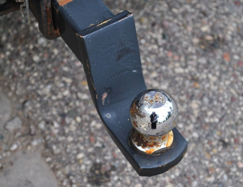 Is It Illegal To Drive With A Hitch Without Pulling Anything?