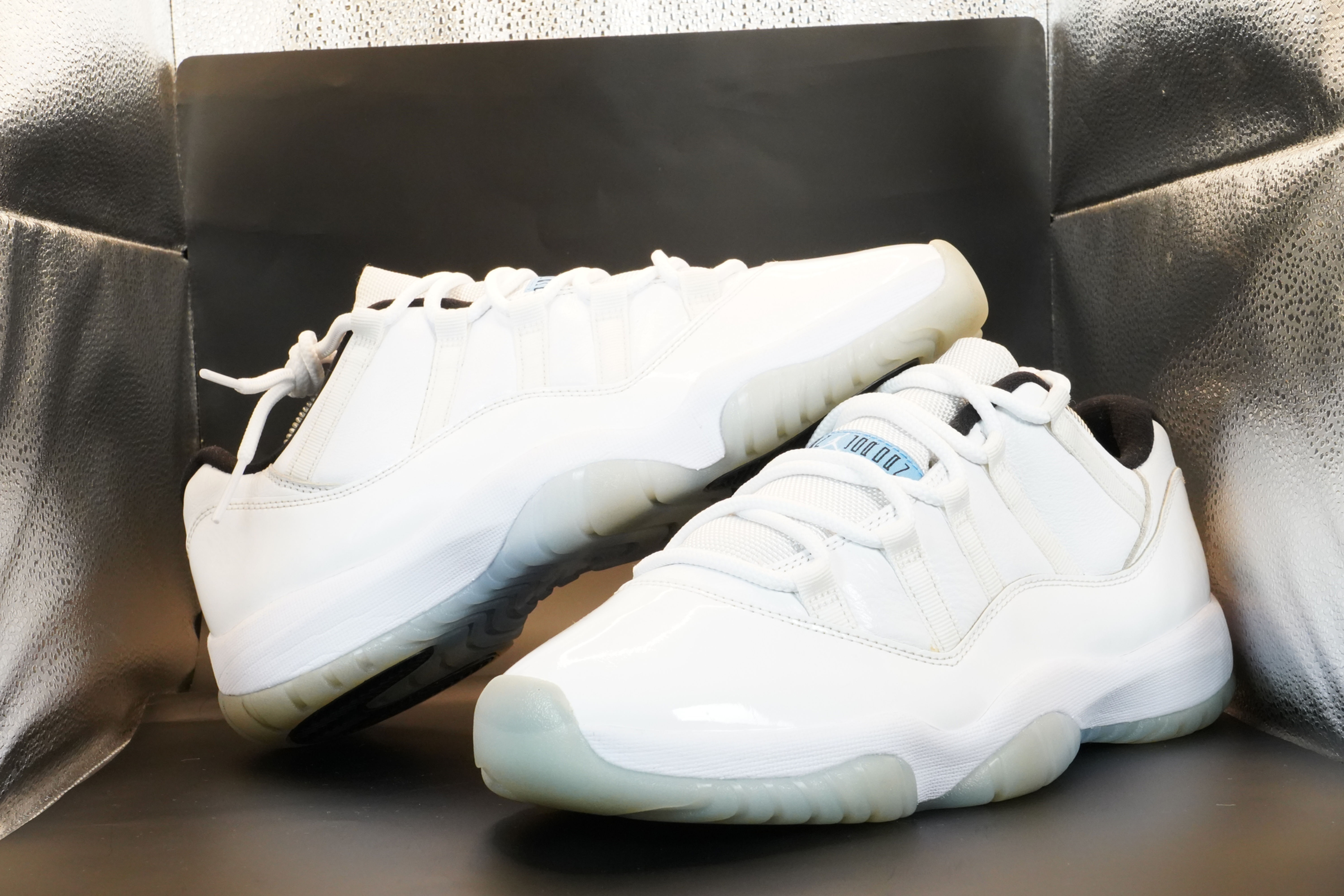 Air Jordan 11 Low “Legend Blue” (2021) – Size 9.5