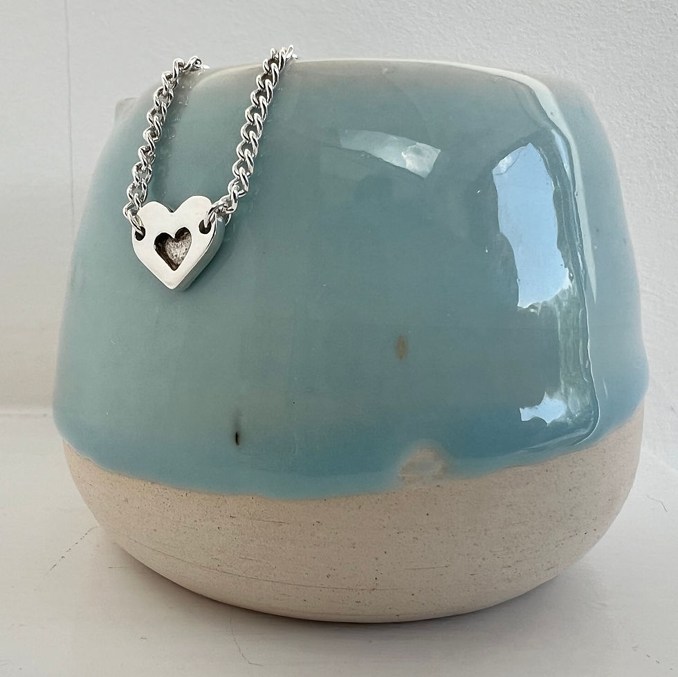 Thumbnail: Silver heart bracelet - elegant, simple but strong