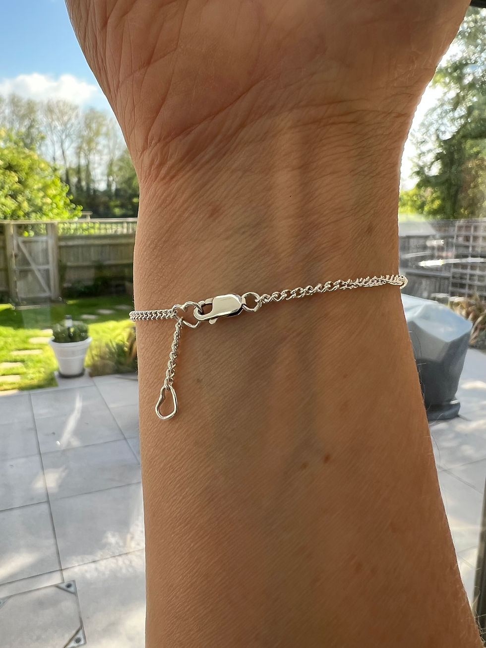 Thumbnail: Silver heart bracelet - elegant, simple but strong