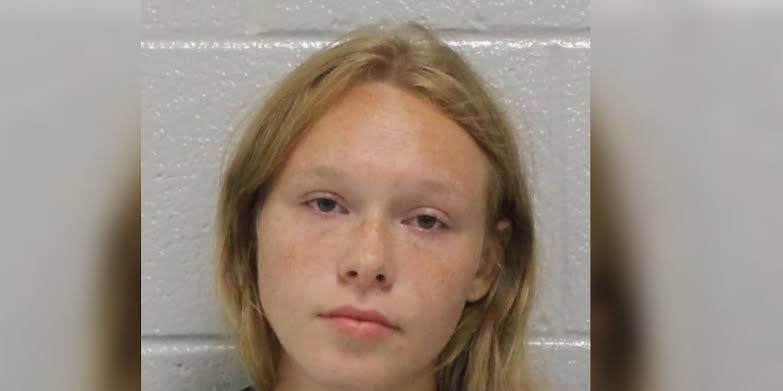 I Stand with Sarah": Community Unites Behind Teen Accused of Killing Her Parents