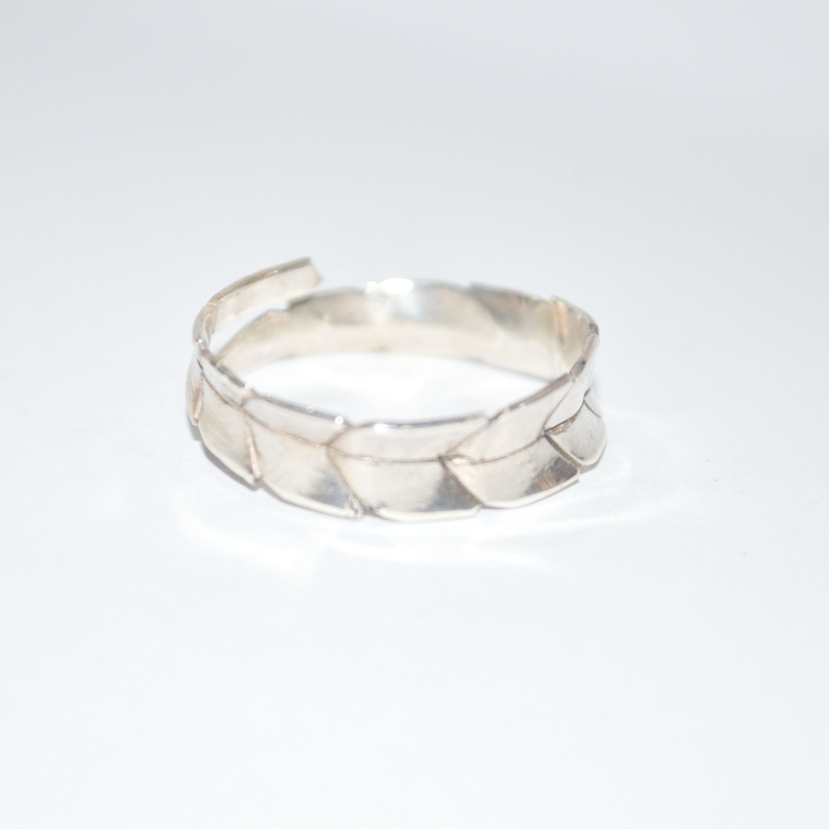 Adjustable Silver Leaf Ring Glimpse Adventures