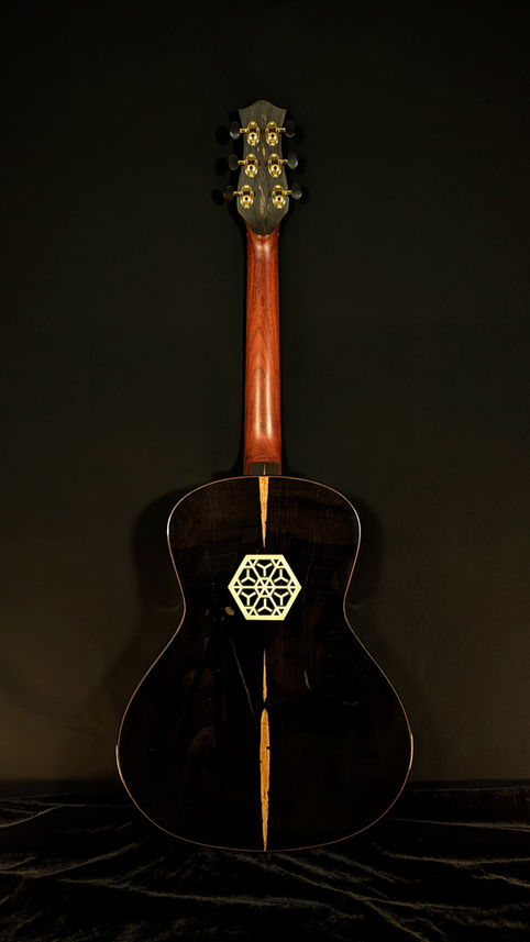 Handmade acoustic guitars, boutique guitars, luthier Singapore, guitar making classes, custom guitar building