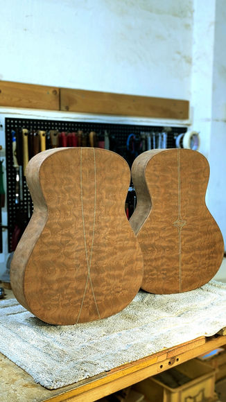 Handmade acoustic guitars, boutique guitars, luthier Singapore, guitar making classes, custom guitar building
