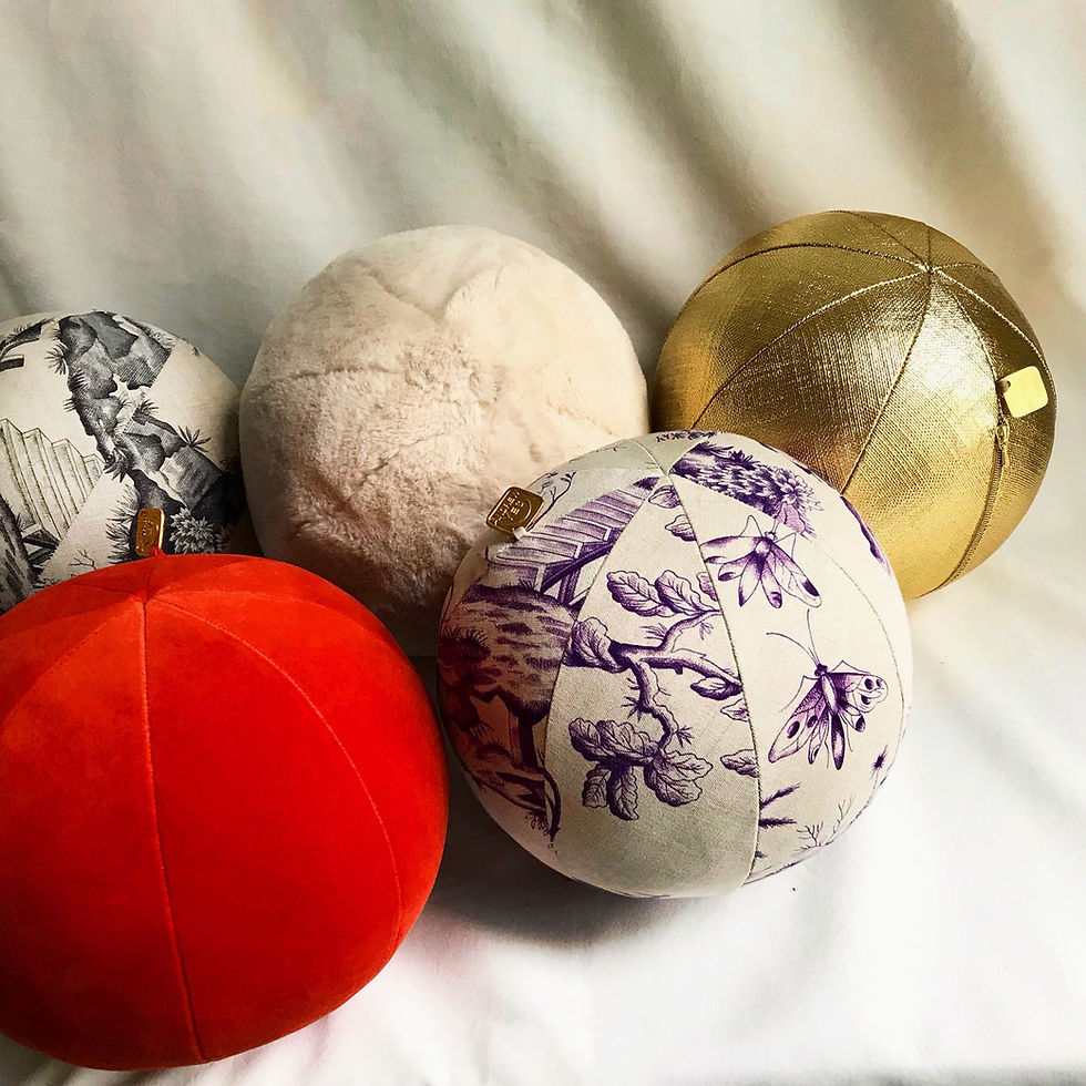 Pillow Ball Andrew Yes Aeon Collection 01