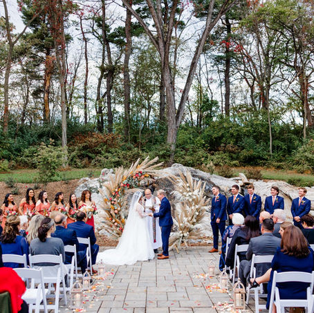 Your Wedding Budget: Who Pays for What?