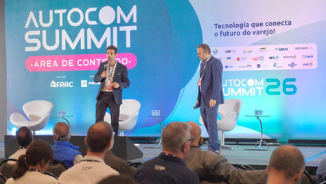 Palestra sobre computação quântica no varejo apresentada pelo Instituto Foton no AutoCom Summit 2026 em São Paulo
