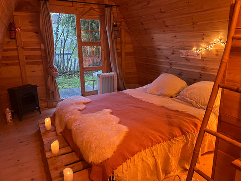 cabane en bois cosy pour amoureux sur une ile proche de Paris