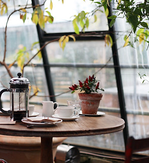 Tisch in Café
