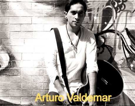 Actor y Cantante Mexicano