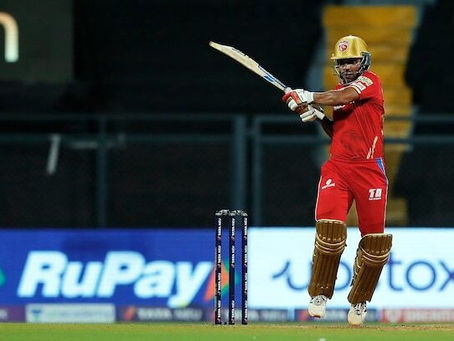 Shikhar Dhawan becomes first player in IPL history to hit 700 fours