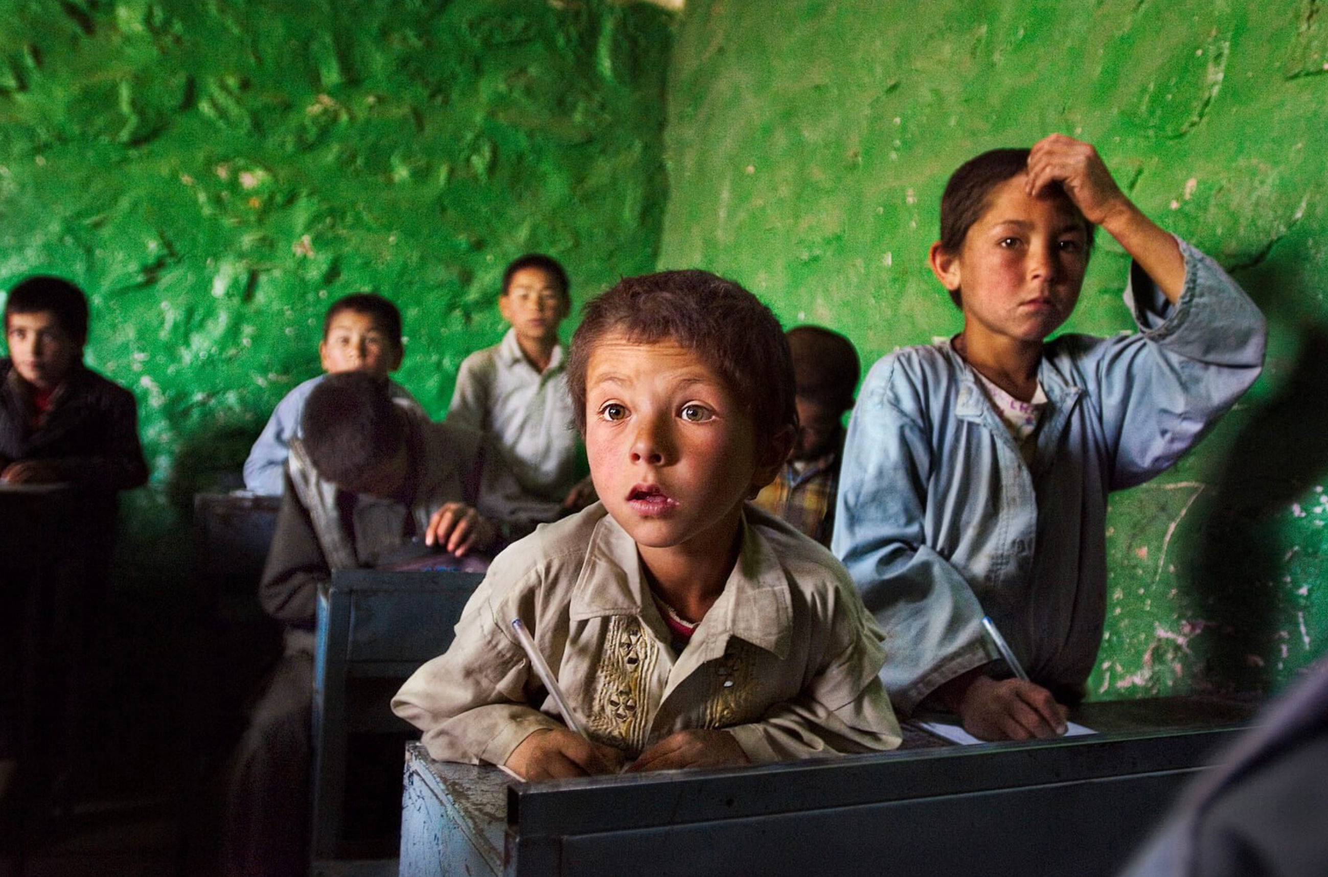 Steve McCurry: Hazara School Children, 2007